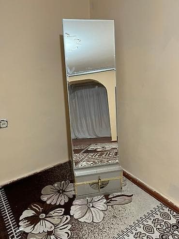 Güzgülü şkaf-konsol - Hündür, tam bədən güzgüsü: üst və alt hissədən lalafo.az -da Güzgülü şkaf-konsol - Hündür, tam bədən güzgüsü: üst və alt hissədən